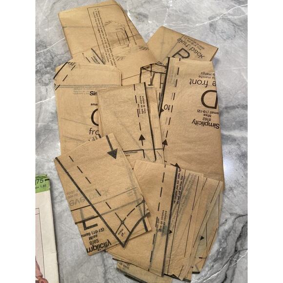 Simplicity Cut Misses Jiffy Knit Pullover Top and Skirt Sizes 10 to 12 No 8162 - Picture 9 of 10